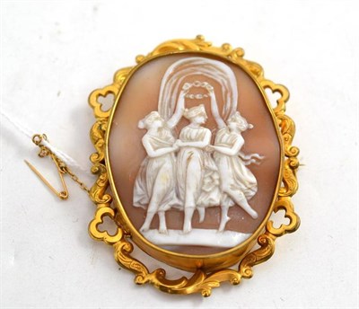 Lot 92 - A cameo brooch depicting the three graces