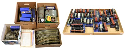 Lot 3117 - Hornby Dublo 3 Rail Wagons