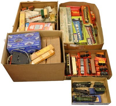 Lot 3139 - Various OO/HO Gauge Locomotives And Other Items