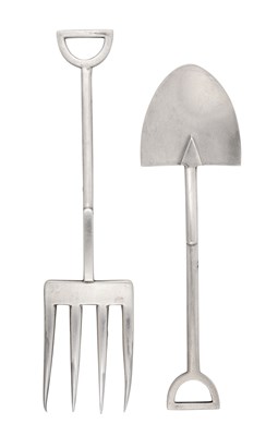 Lot 2040 - A Pair of Elizabeth II Silver Servers