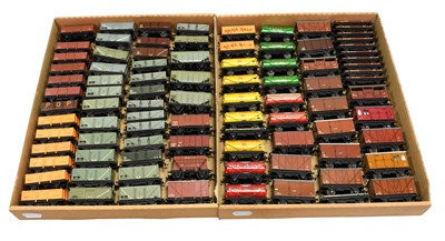Lot 3101 - Hornby Dublo 2/3 Rail Wagons