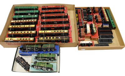 Lot 3096 - Hornby Dublo 2 Rail Rolling Stock
