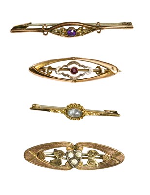 Lot 502 - A Garnet Brooch, with an applied plaque...