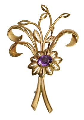Lot 457 - A 9 Carat Gold Amethyst Brooch, realistically...