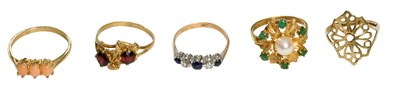 Lot 448 - A 9 Carat Gold Garnet Two Stone Ring, finger...