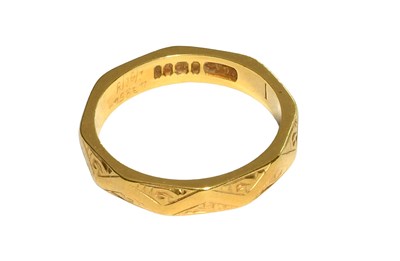 Lot 346 - An 18 Carat Gold Band Ring, finger size I