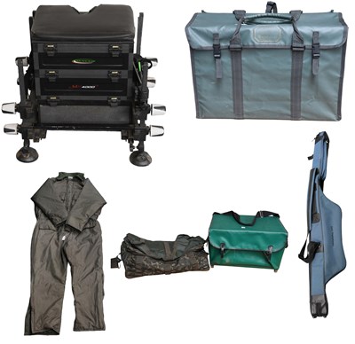 Lot 3046 - A Maver CMX 4000 Adjustable Seat / Storage Box