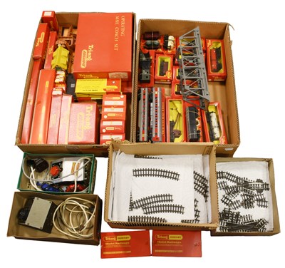 Lot 3125 - Triang OO Gauge A Collection Of Coaches And Wagons