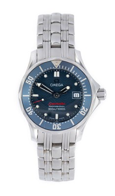 Lot 2429 - Omega: A Lady's Stainless Steel Calendar...