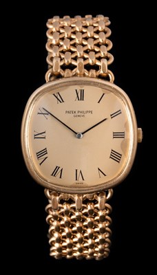Lot 2379 - Patek Philippe: An 18 Carat Gold Wristwatch,...
