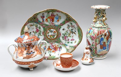 Lot 85 - A Cantonese Porcelain Vase, mid 19th century,...