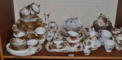 Lot 386 - A Royal Albert Old Country Roses pattern part dinner and tea service - six place setting; a...