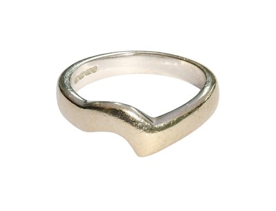 Lot 351 - An 18 Carat White Gold Wishbone Ring, finger...