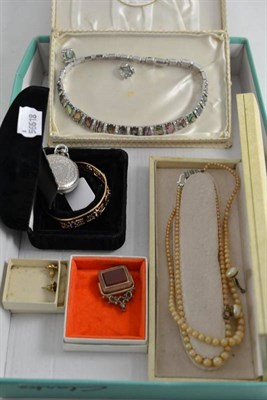 Lot 471 - An agate swivel locket fob, a silver cuff bangle and assorted costume jewellery