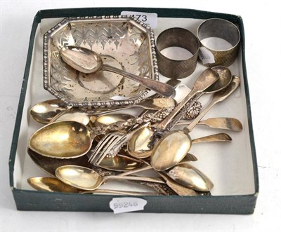 Lot 473 - Quantity of small silver including bonbon dishes, two napkin rings, pair of fruit spoons, teaspoons