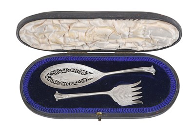 Lot 2009 - A Pair of Edward VII Silver Small Fish-Servers