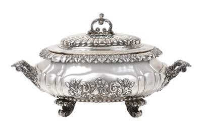Lot 2110 - A Spanish Silver Soup-Tureen and Cover