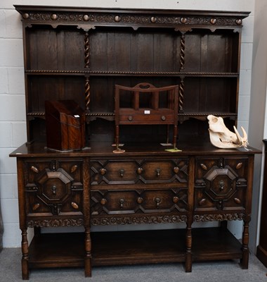 Lot 1362 - A 20th Century Oak Dresser and Rack, in 17th...