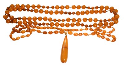 Lot 476 - An Amber Bead Necklace, graduated amber beads...