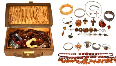 Lot 518 - A Quantity of Amber, Amber Type and Other...