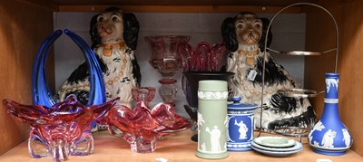 Lot 202 - Assorted 20th Century Decorative Glassware and...