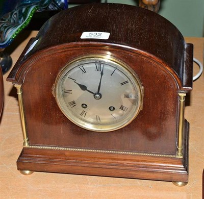 Lot 532 - A mahogany striking mantel clock