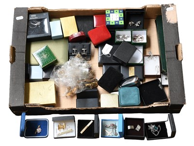 Lot 422 - A Quantity of Silver and Costume Jewellery,...