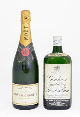 Lot 3147 - Gordon's Special Dry London Gin, 1950s spring...