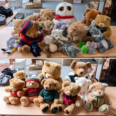 Lot 1174 - Modern Harrods Dated Annual Teddy Bears, in...