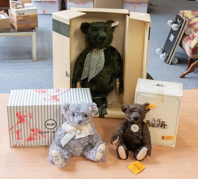 Lot 1184 - Modern Steiff Bears, comprising a Steiff 'The...