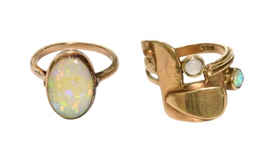 Lot 441 - A 9 Carat Gold Opal Ring, of abstract design,...