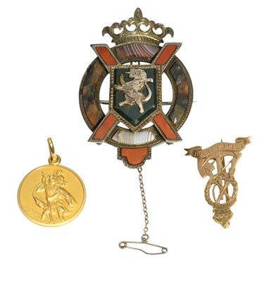 Lot 486 - A Regimental Brooch, with the motto LABOR...