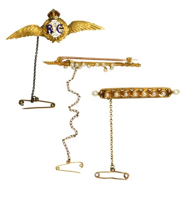 Lot 445 - An Enamel RFC Sweetheart Brooch, length 5.8cm;...