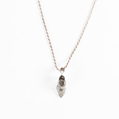 Lot 71 - An 18 Carat White Gold Diamond Pendant on...