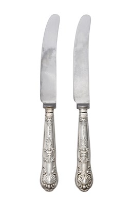 Lot 2018 - A Set of Eighteen Elizabeth II Silver Cheese-Knives