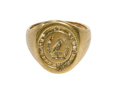Lot 446 - A 9 Carat Gold Signet Ring, finger size M