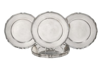 Lot 2104 - A Set of Ten Spanish Silver Second-Course Dishes