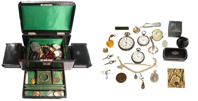 Lot 419 - A Quantity of Jewellery, including a bakelite...
