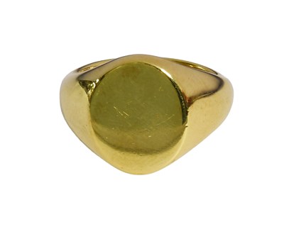 Lot 505 - An 18 Carat Gold Signet Ring, finger size M