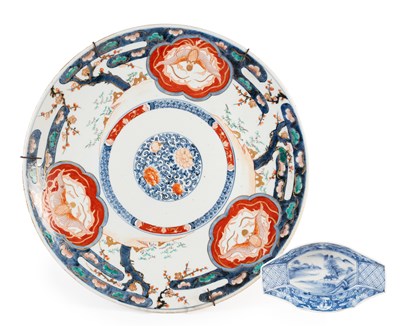 Lot 85 - An Imari Porcelain Charger, Meiji period,...