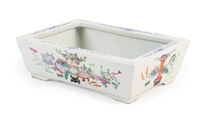 Lot 59 - A Chinese Porcelain Jardiniere, Qianlong reign...