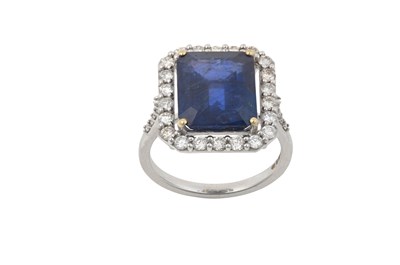 Lot 2315 - A Sapphire and Diamond Cluster Ring the...