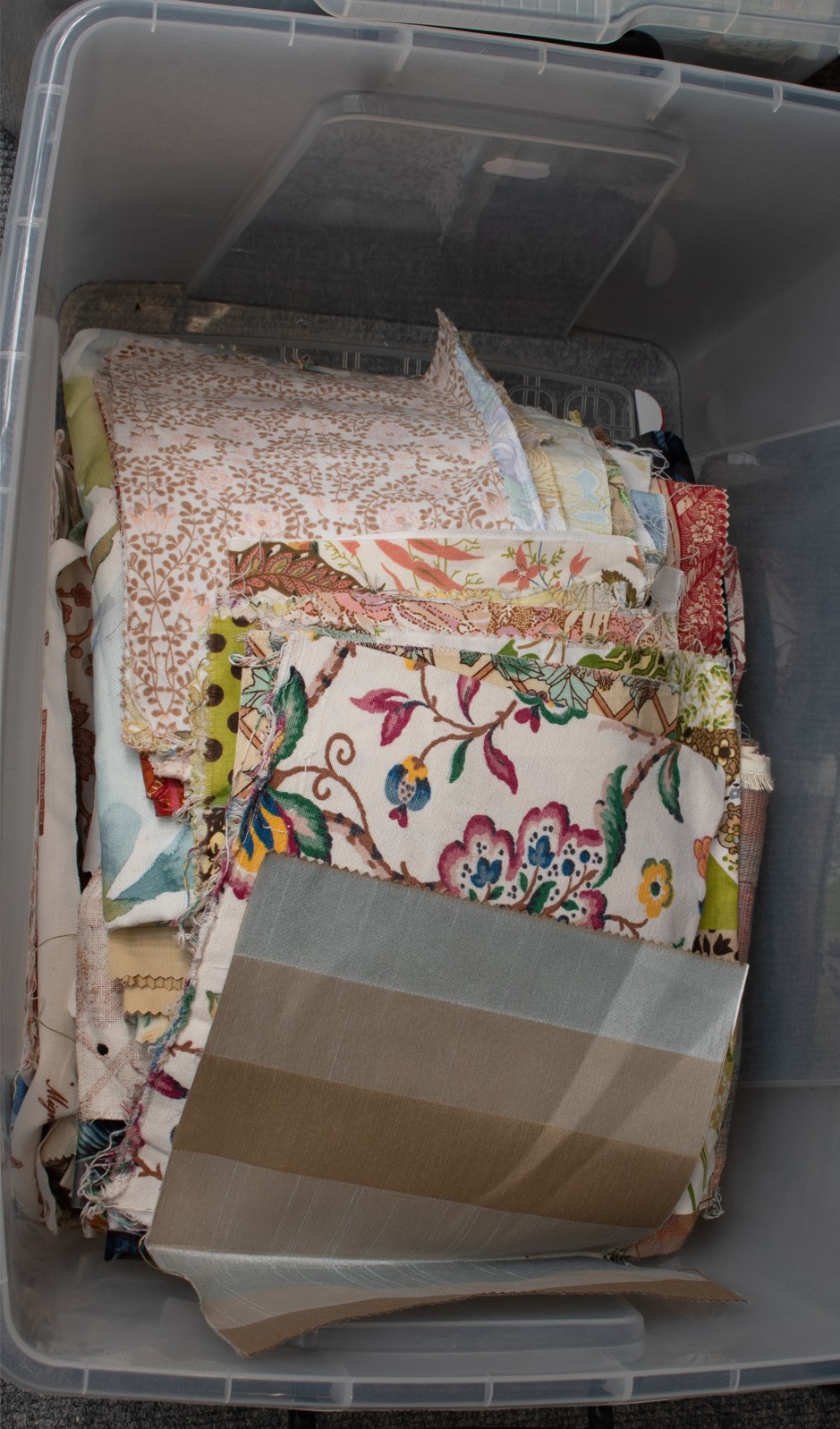 Lot 1016 - 20th Century Printed Textile Remnants