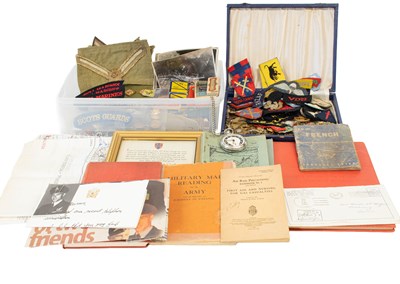 Lot 161 - Militaria, including Second World War cloth...