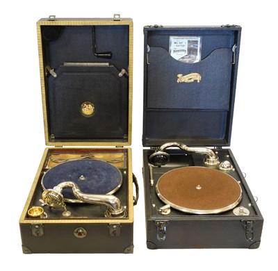 Lot 3087 - A Geisha Portable Gramophone