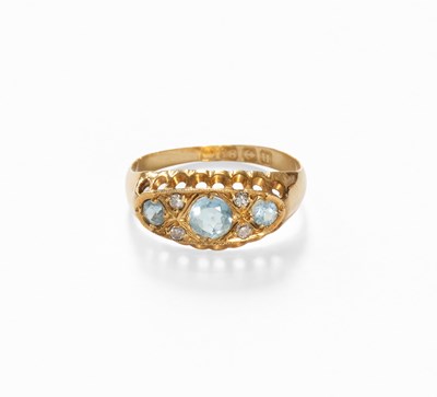 Lot 13 - An 18 Carat Gold Aquamarine and Diamond Ring,...