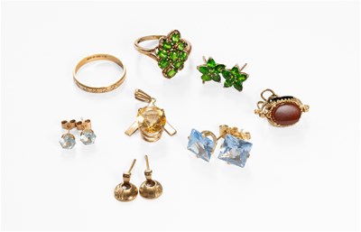 Lot 28 - A Small Quantity of Jewellery, comprising of a...