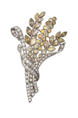 Lot 2285 - A Diamond Brooch of stylised wheatsheaf form,...