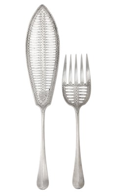 Lot 2015 - A Pair of Victorian Silver Fish-Servers