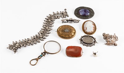 Lot 121 - A Quantity of Jewellery, comprising of an...